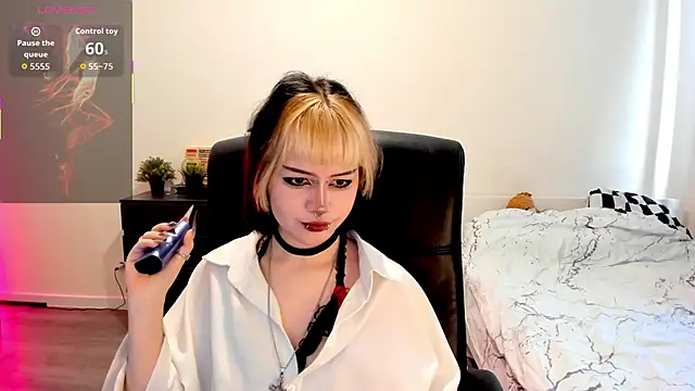 LiyaLuna online show from 11.19.25