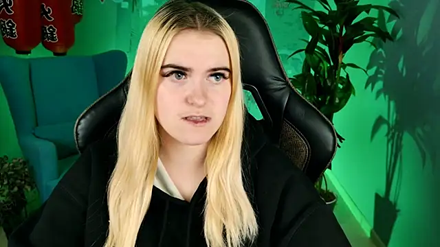 Stef Nicks online show from 10.05.25