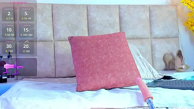 Snapshot of KarolBlanco chatting on 10.20.25 KarolBlanco online show from 10.20.25