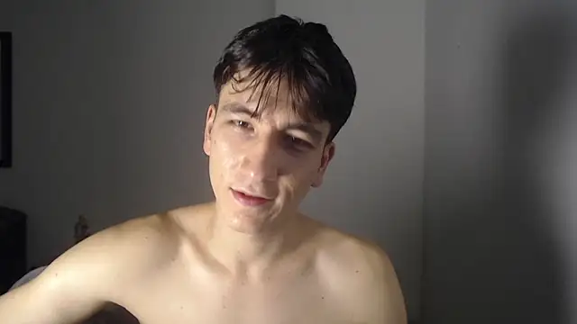 Snapshot of younewmaster chatting on 09.29.25 younewmaster online show from 09.29.25