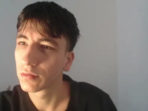 Snapshot of younewmaster chatting on 10.17.25 younewmaster online show from 10.17.25