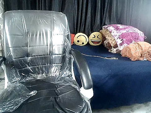 Anaconda-Mall online show from 12.19.25