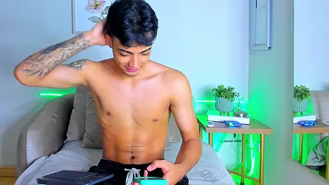 JamesClemont online show from 10.02.25