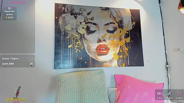 Snapshot of Violet_horny05 chatting on 10.01.25 Violet horny05 online show from 10.01.25