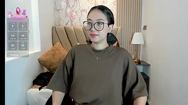 Yuna  Min online show from 09.26.25