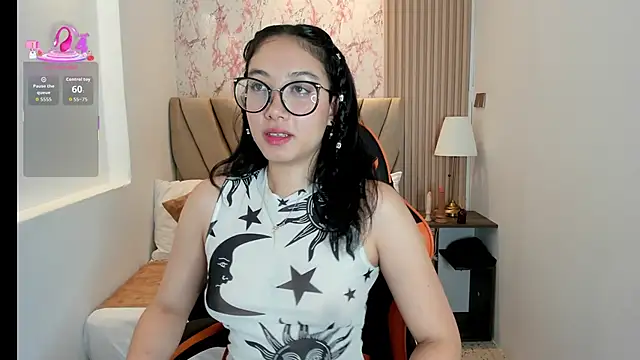 Yuna  Min online show from 09.27.25