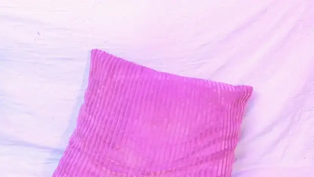 Saraa Graham online show from 10.25.25