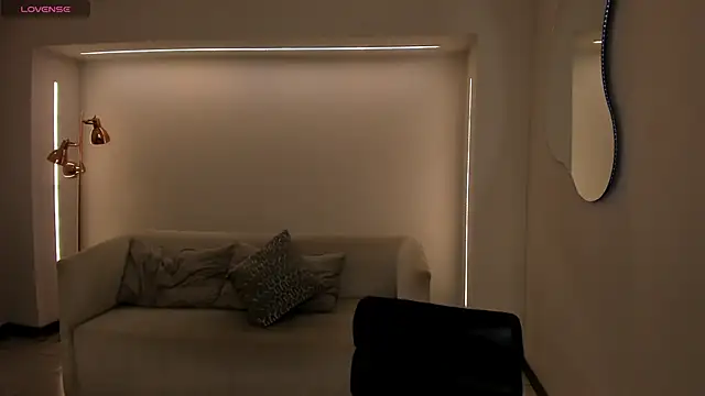 CorinaJames online show from 09.12.25