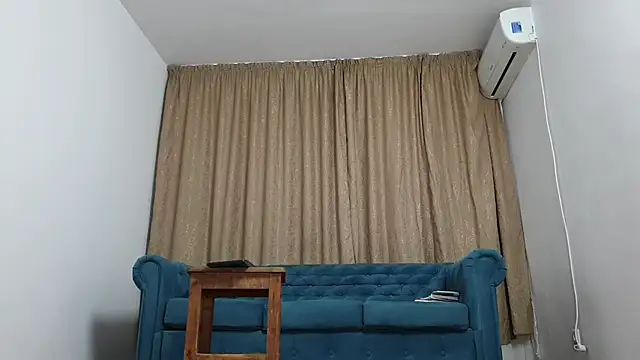 Snapshot of BLOND_GOD chatting on 10.01.25 BLOND GOD online show from 10.01.25