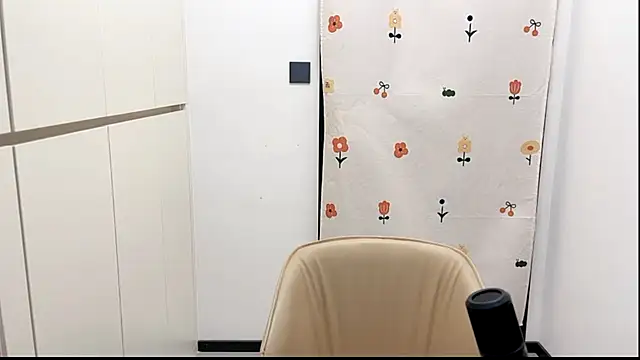 Rosalind xixi online show from 10.18.25