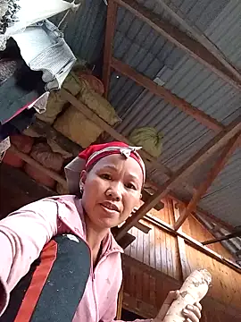 TinTin321 online show from 10.28.25