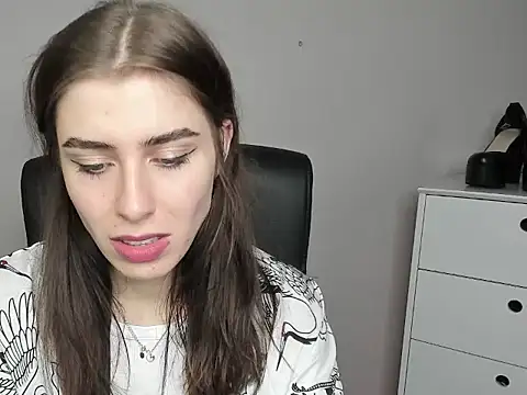 Snapshot of dreamPIA chatting on 10.19.25 dreamPIA online show from 10.19.25