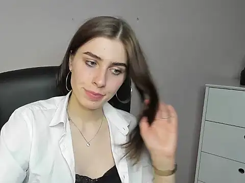 Snapshot of dreamPIA chatting on 10.21.25 dreamPIA online show from 10.21.25