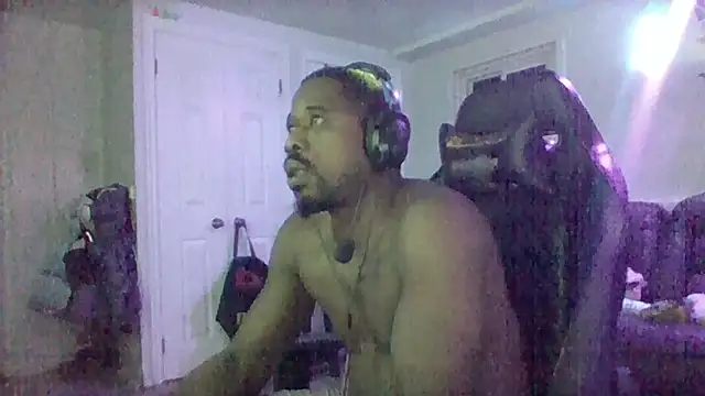 Snapshot of Dico420 chatting on 10.19.25 Dico420 online show from 10.19.25