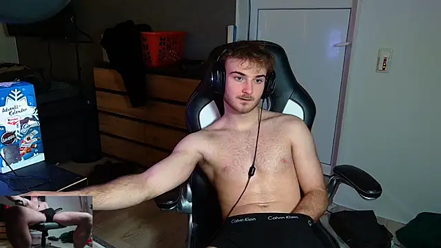 Snapshot of Rudi2007Eye chatting on 12.13.25 Rudi2007Eye online show from 12.13.25