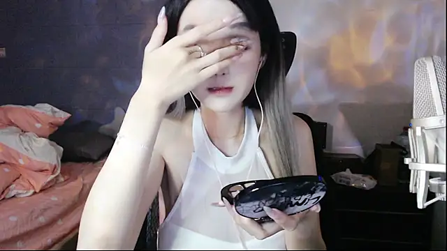 twlilybae online show from 06.28.26