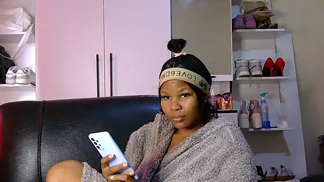 Snapshot of Seductive_Yellow_Titties chatting on 09.20.25 Seductive Yellow Titties online show from 09.20.25