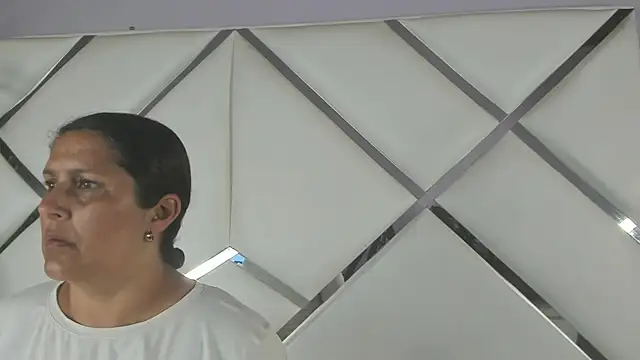 KikaDuque online show from 07.09.26