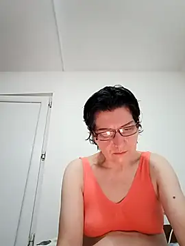 Vera Elle online show from 11.28.25