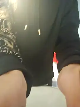 Snapshot of scopamiforte20cm chatting on 10.23.25 scopamiforte20cm online show from 10.23.25