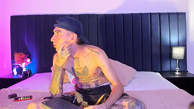 dominik thompson777 online show from 09.25.25