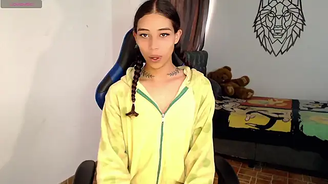 Sweet-Cris online show from 11.28.25