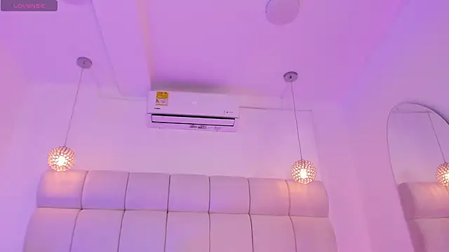 Evelinn Ruiz online show from 10.06.25