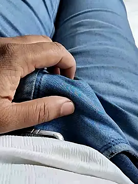 Snapshot of hunk28_6 chatting on 10.09.25 hunk28 6 online show from 10.09.25