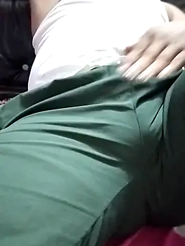 Snapshot of hunk28_6 chatting on 10.14.25 hunk28 6 online show from 10.14.25