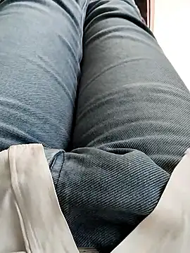 Snapshot of hunk28_6 chatting on 10.21.25 hunk28 6 online show from 10.21.25