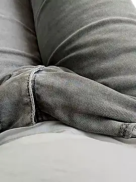 Snapshot of hunk28_6 chatting on 10.23.25 hunk28 6 online show from 10.23.25