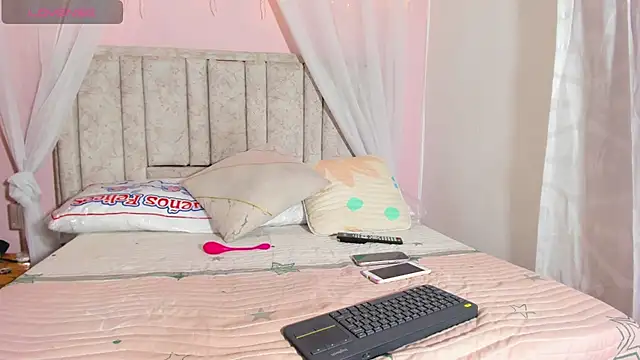 Snapshot of Rachellcooperrr chatting on 09.25.25 Rachellcooperrr online show from 09.25.25