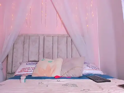 Snapshot of Rachellcooperrr chatting on 10.07.25 Rachellcooperrr online show from 10.07.25