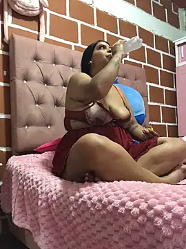 Snapshot of Rachellcooperrr chatting on 02.25.26 Rachellcooperrr online show from 02.25.26