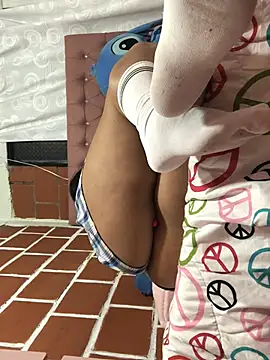 Rachellcooperrr online show from 04.05.26