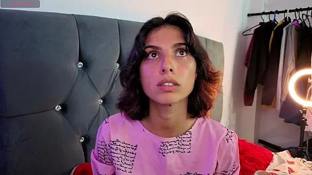 Snapshot of nina_sky chatting on 10.29.25 nina sky online show from 10.29.25