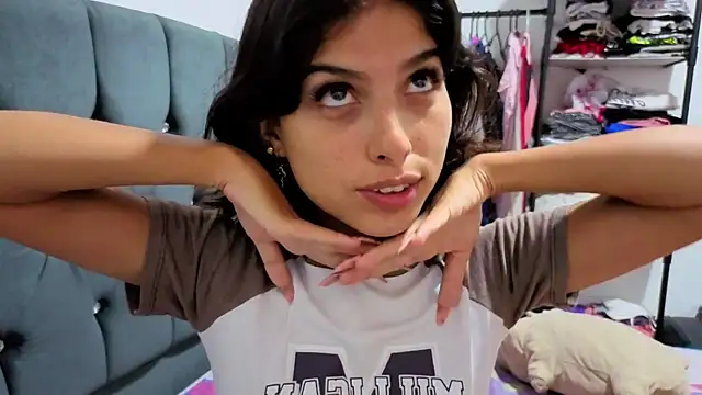 Snapshot of nina_sky chatting on 11.05.25 nina sky online show from 11.05.25