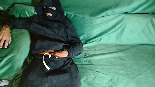 JUSTFORRICH online show from 01.12.26