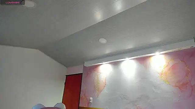 milk candy18 online show from 11.15.25