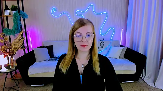 Snapshot of YourUniverser chatting on 09.29.25 YourUniverser online show from 09.29.25