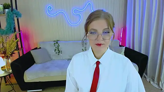 Snapshot of YourUniverser chatting on 10.13.25 YourUniverser online show from 10.13.25