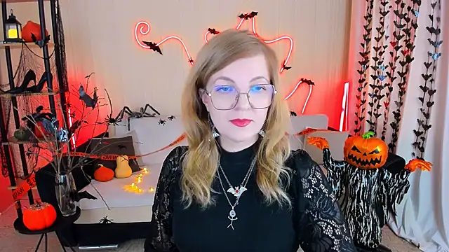 Snapshot of YourUniverser chatting on 10.23.25 YourUniverser online show from 10.23.25