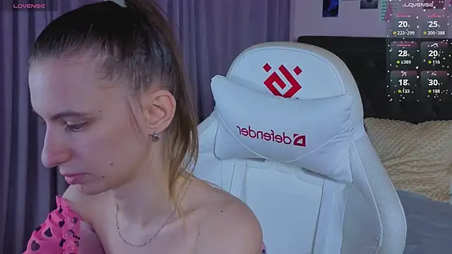 kaleriyaa  online show from 04.21.26