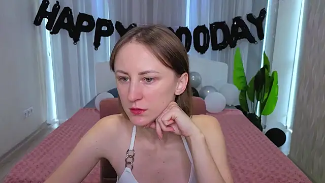 LuluChiiii online show from 10.30.25