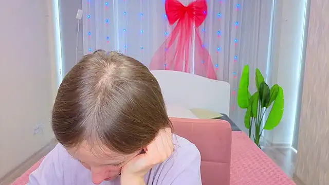 LuluChiiii online show from 12.23.25