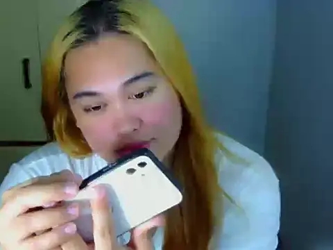 Snapshot of Annierose_ts chatting on 02.17.26 Annierose ts online show from 02.17.26