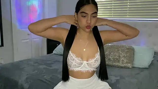 Snapshot of _HANNA_BARKER chatting on 10.31.25 HANNA BARKER online show from 10.31.25