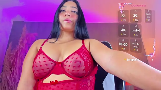 Snapshot of luccia_smith chatting on 05.02.26 luccia smith online show from 05.02.26