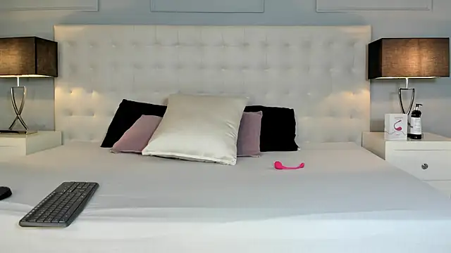 KellyRooss online show from 10.01.25