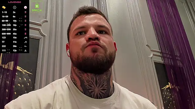 Snapshot of OliverSport chatting on 10.11.25 OliverSport online show from 10.11.25